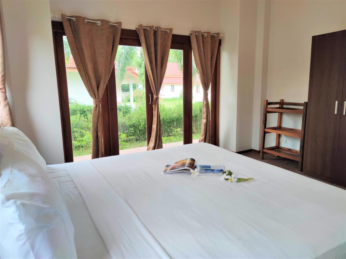 Armonia Village Resort And Spa Чумфон Екстериор снимка