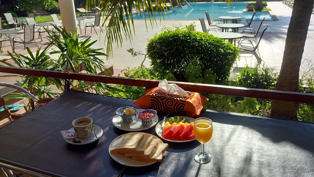 Armonia Village Resort And Spa Чумфон Екстериор снимка