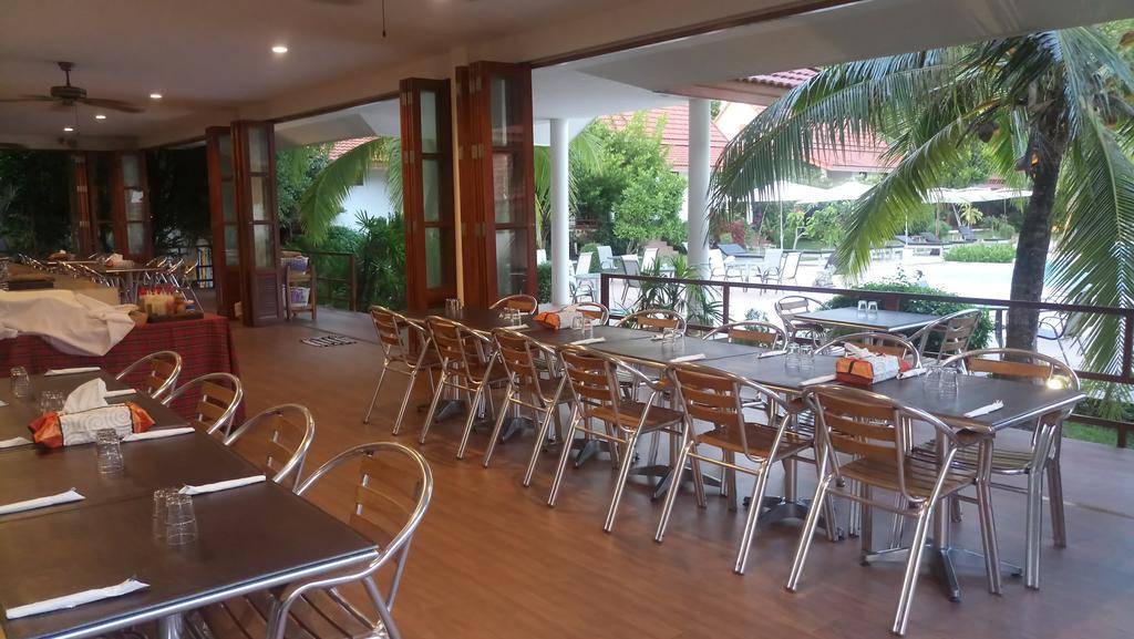 Armonia Village Resort And Spa Чумфон Екстериор снимка