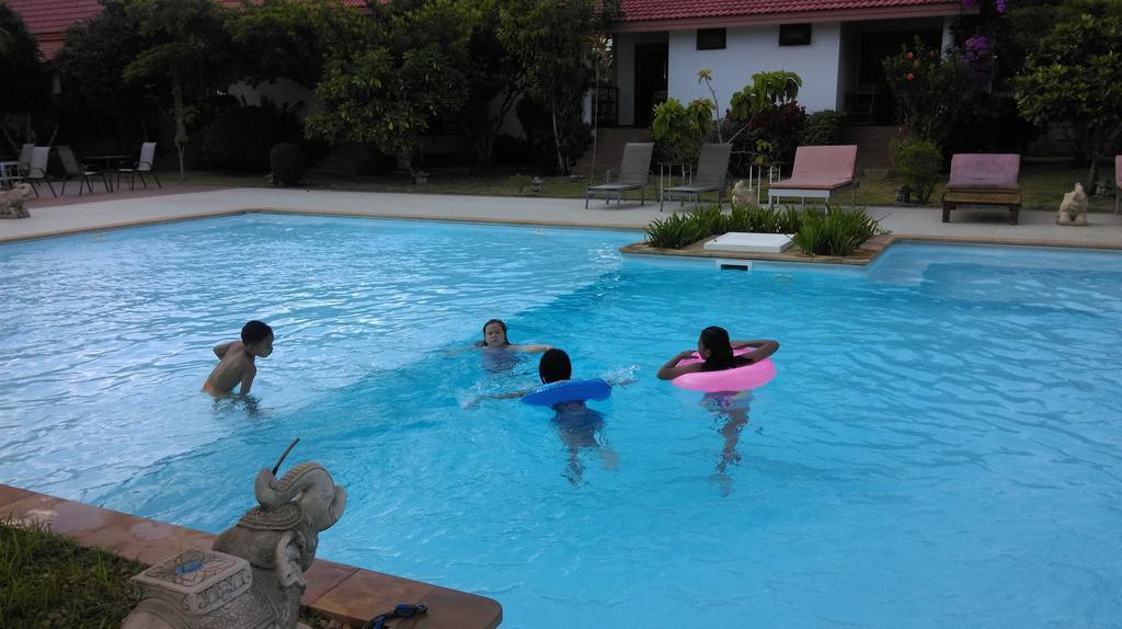 Armonia Village Resort And Spa Чумфон Екстериор снимка
