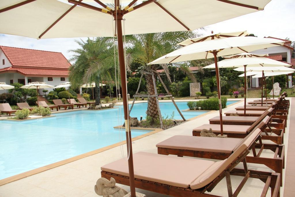 Armonia Village Resort And Spa Чумфон Екстериор снимка
